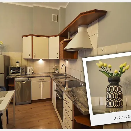 Kghn Tkacka 11 * شتشيتسين